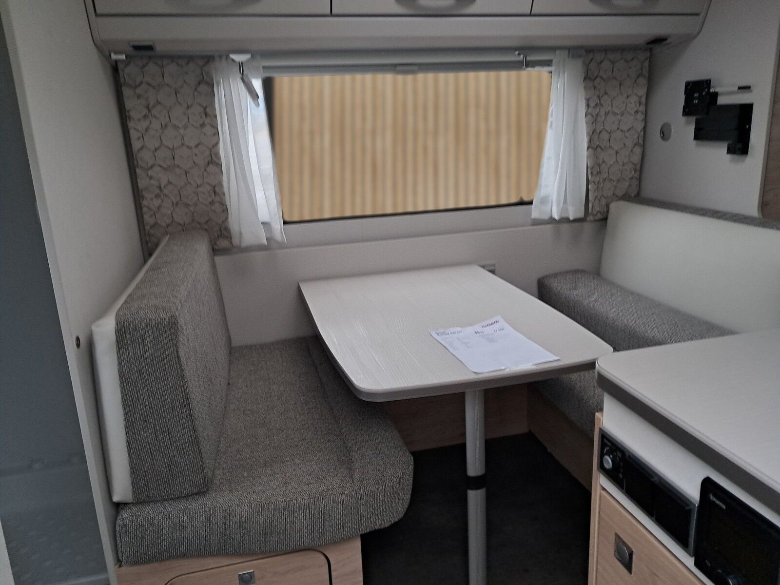 Fahrzeugabbildung Dethleffs Nomad 490 EST Mover, Dachklima, Truma Combi E