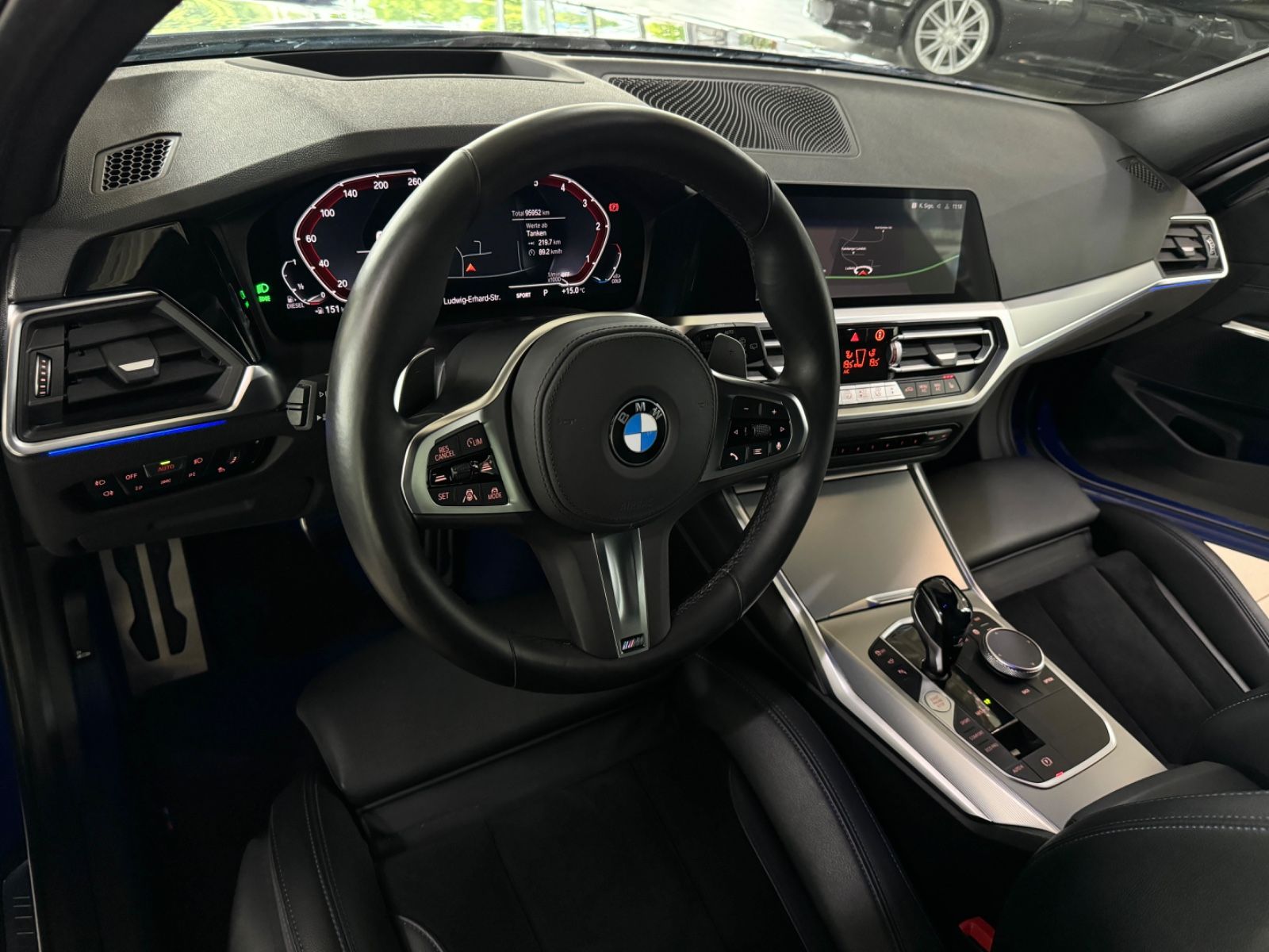 Fahrzeugabbildung BMW 320d xD M Sport ACC Laser HUD Kamera DAB Panoram