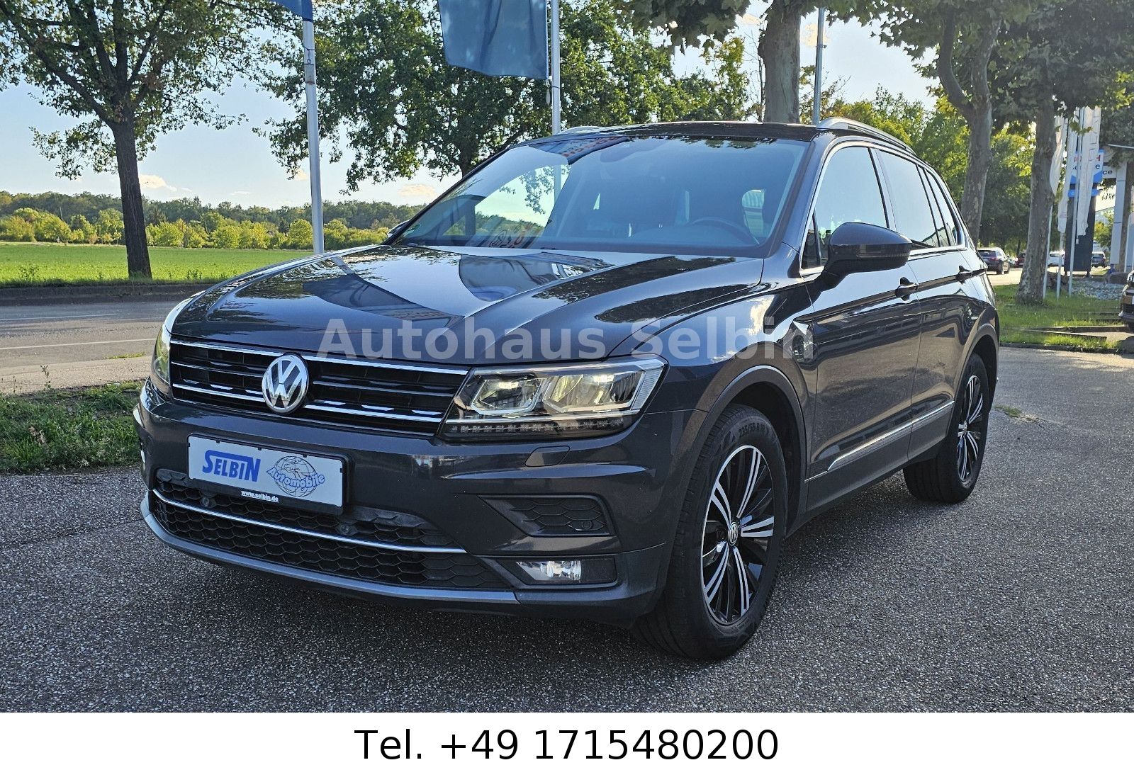 Volkswagen Tiguan - 1