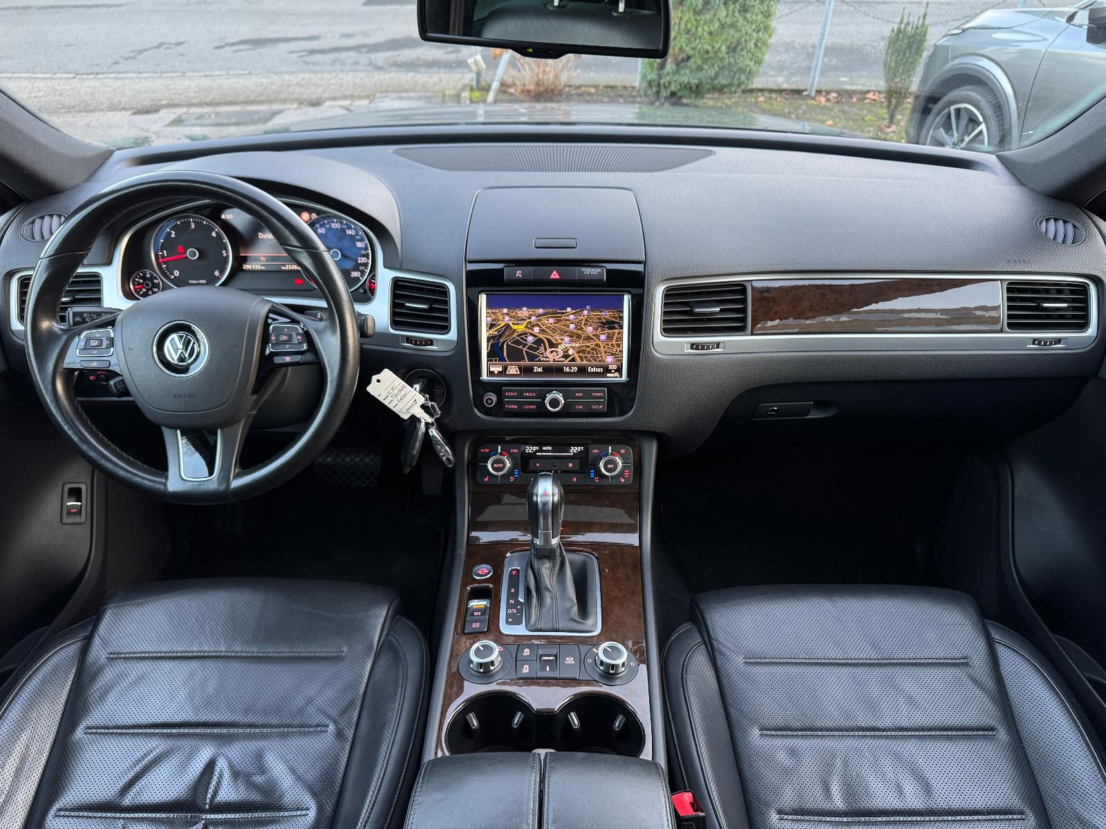 Volkswagen Touareg 3.0 V6 TDI BMT Luftfederung Panorama AHK