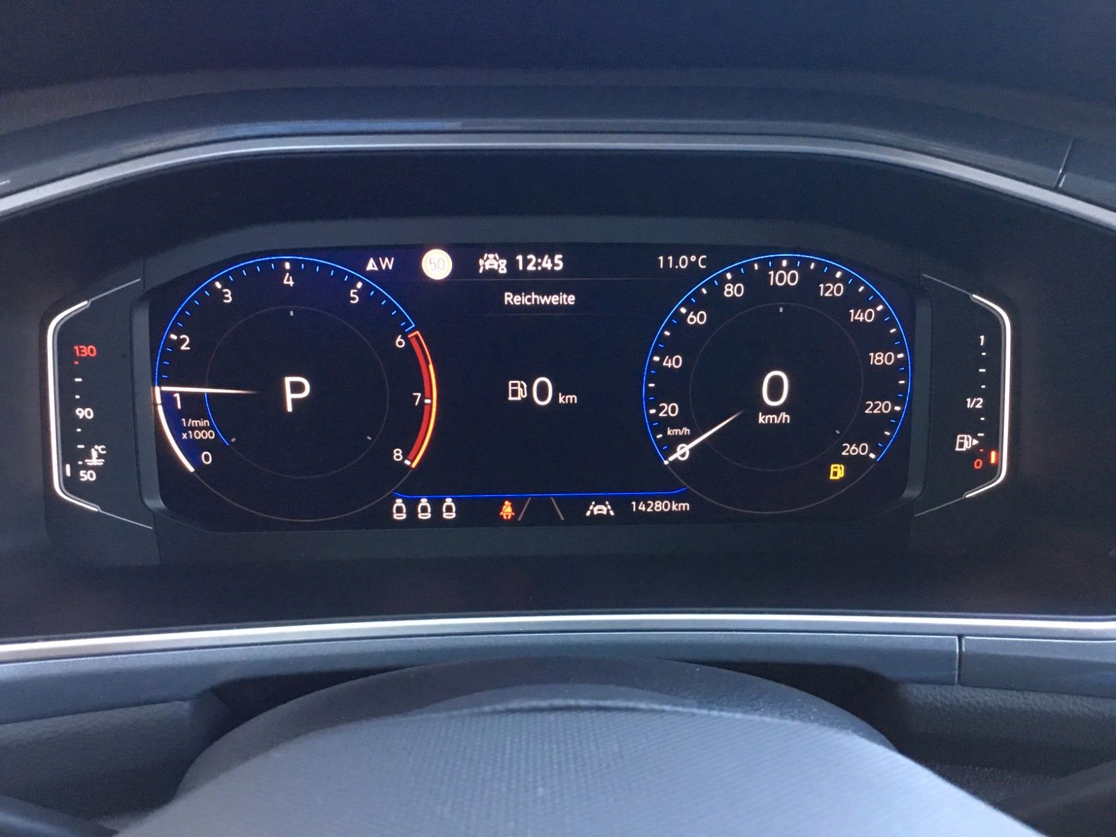 Fahrzeugabbildung Volkswagen T-Roc 1.5 TSI DSG Style+ACC+MatrixLED+Kessy+Navi