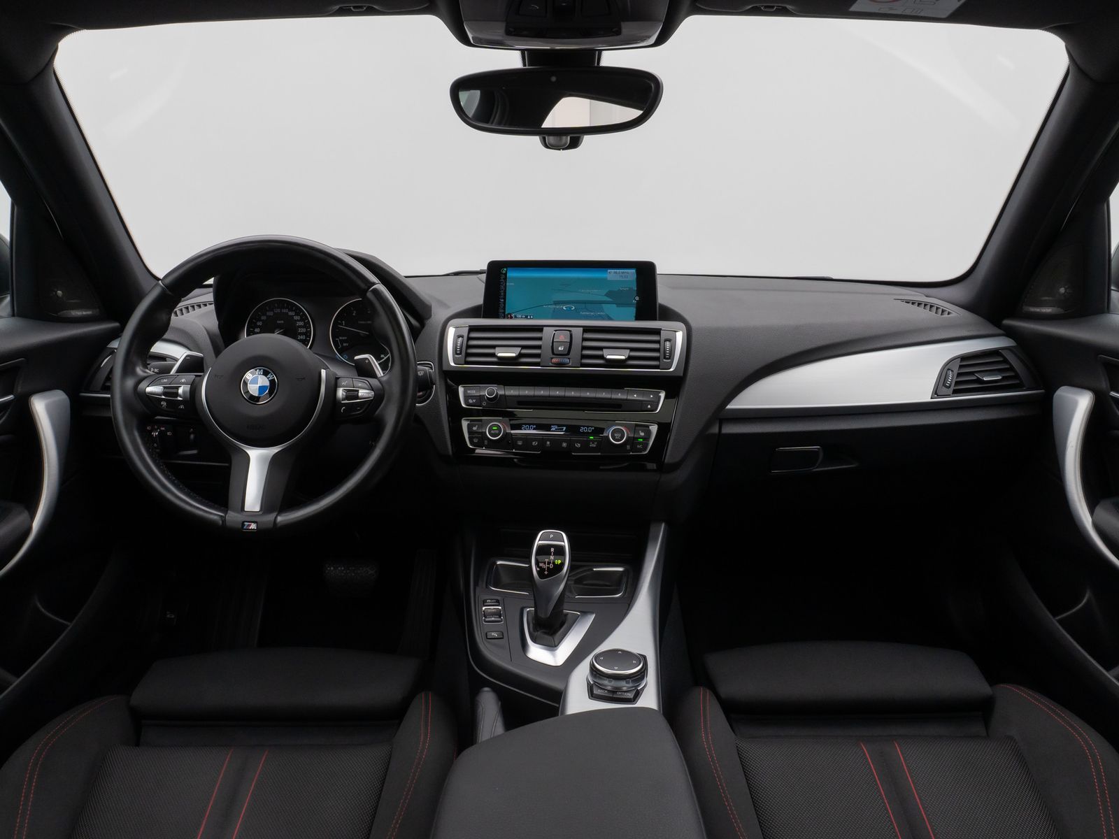 Fahrzeugabbildung BMW 120d xD Sport Line Glasdach H/K PDC LED Komfort