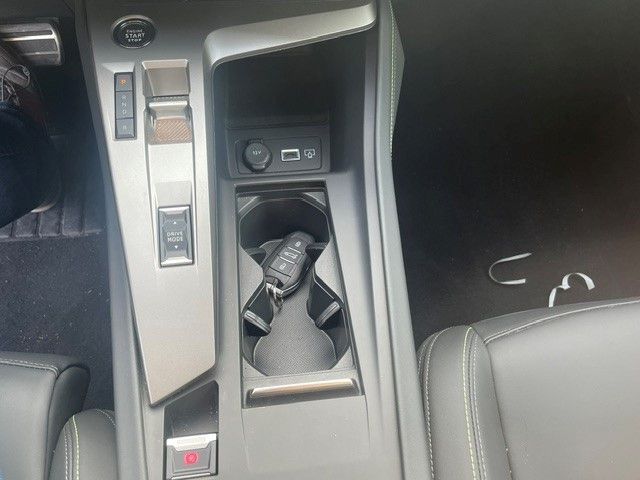Fahrzeugabbildung Peugeot 408 GT PlugInHybrid 225 AT+Navigationssystem+Sou