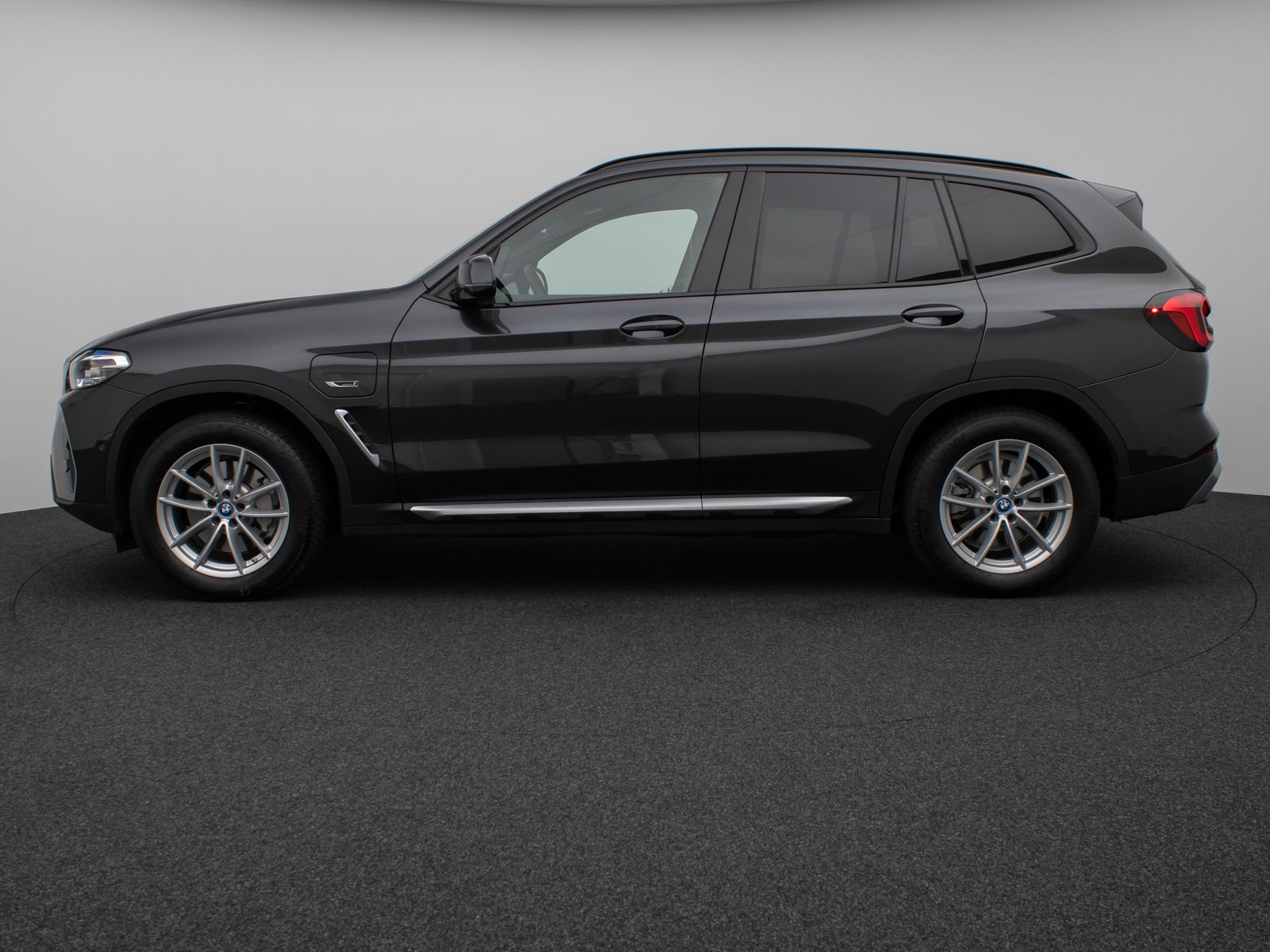 Fahrzeugabbildung BMW X3 xD30e Kamera HUD Lenkrhzg Stop&Go AHK Sport
