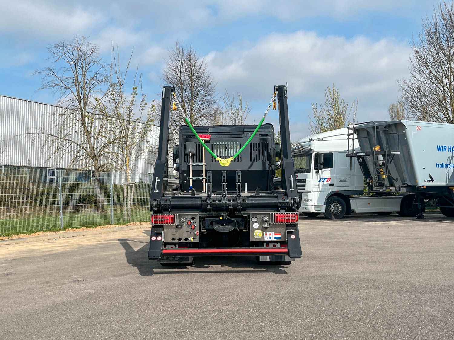 Fahrzeugabbildung DAF XD 410 FA Absetzkipper