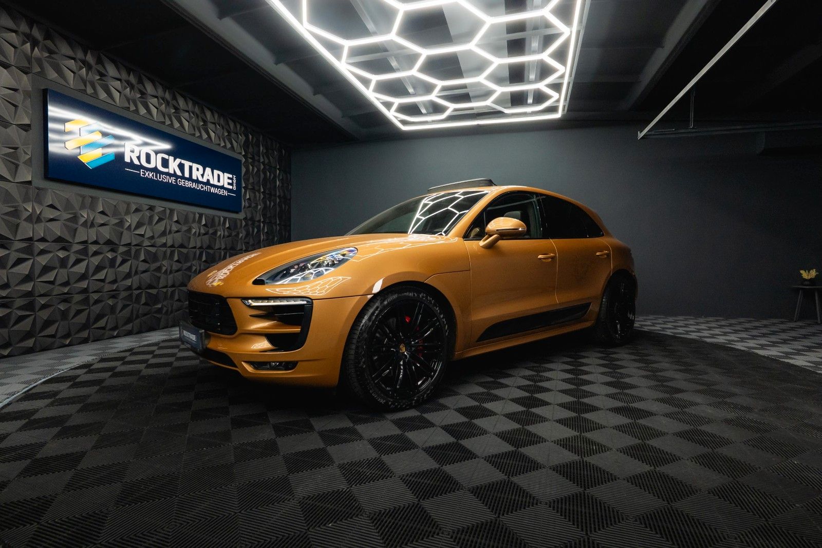 Fahrzeugabbildung Porsche Macan Turbo FENRIR | AURUM | CHRONO+ | LUFT | 21