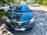 Toyota Avensis Combi 2,2-l-D-4D Automatik Executive... - gebrauchte Toyota Avensis aus dem Jahr 2013