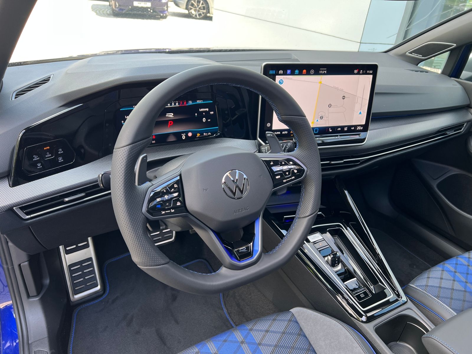 Fahrzeugabbildung Volkswagen Golf R 2.0 TSI DSG 4MOTION *R-Performance,Pano,H
