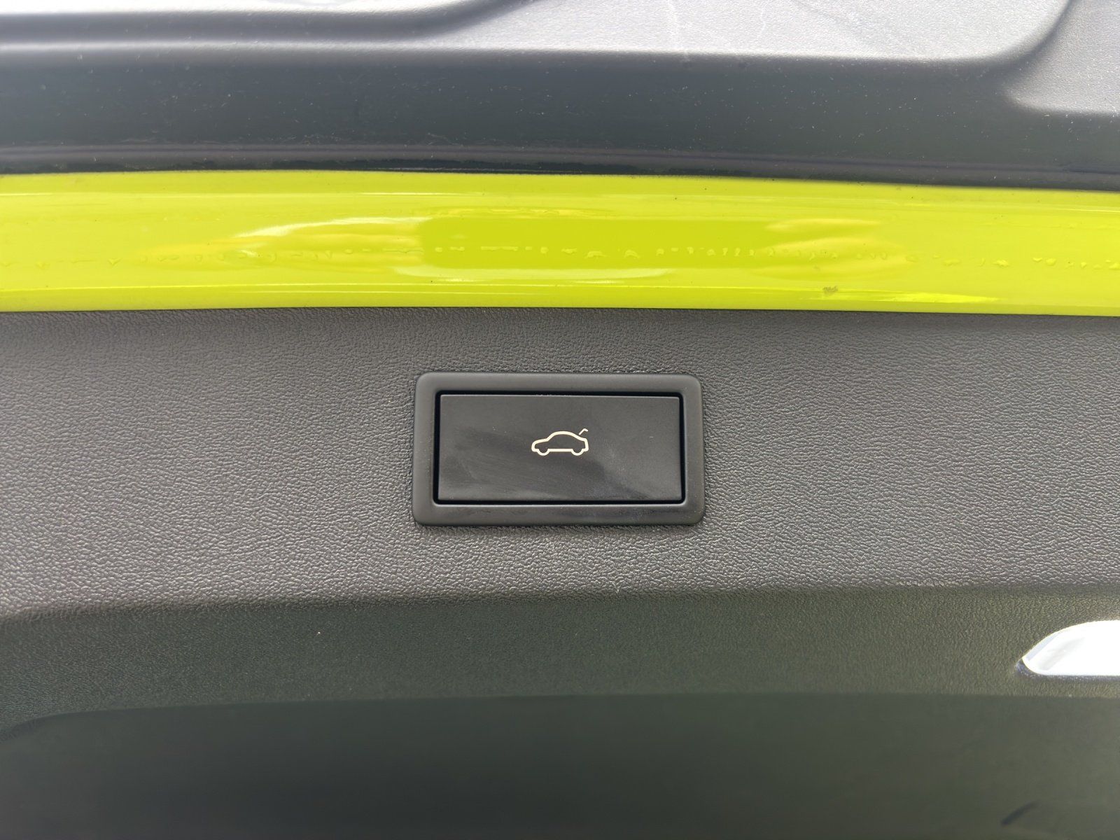 Fahrzeugabbildung SKODA Enyaq Coupe RS 4x4/Wärmepumpe/DCC/HUD/AHK/ACC