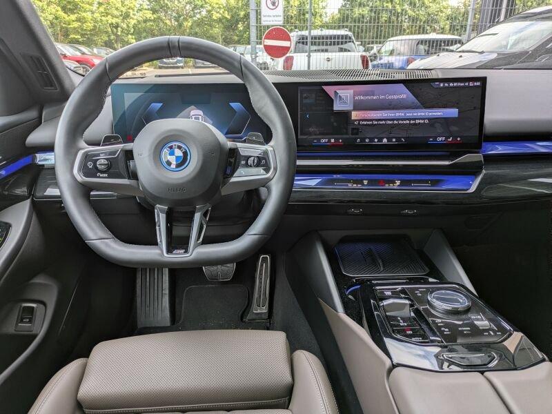 BMW 530e xDrive Tour. M Sport Sitzbelüftung. AHK.H&K
