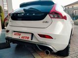 Volvo V40 2.0D3 R-DESIGN GEARTRONIC 8M M.Y.17 E6 - Volvo V40: 1.8
