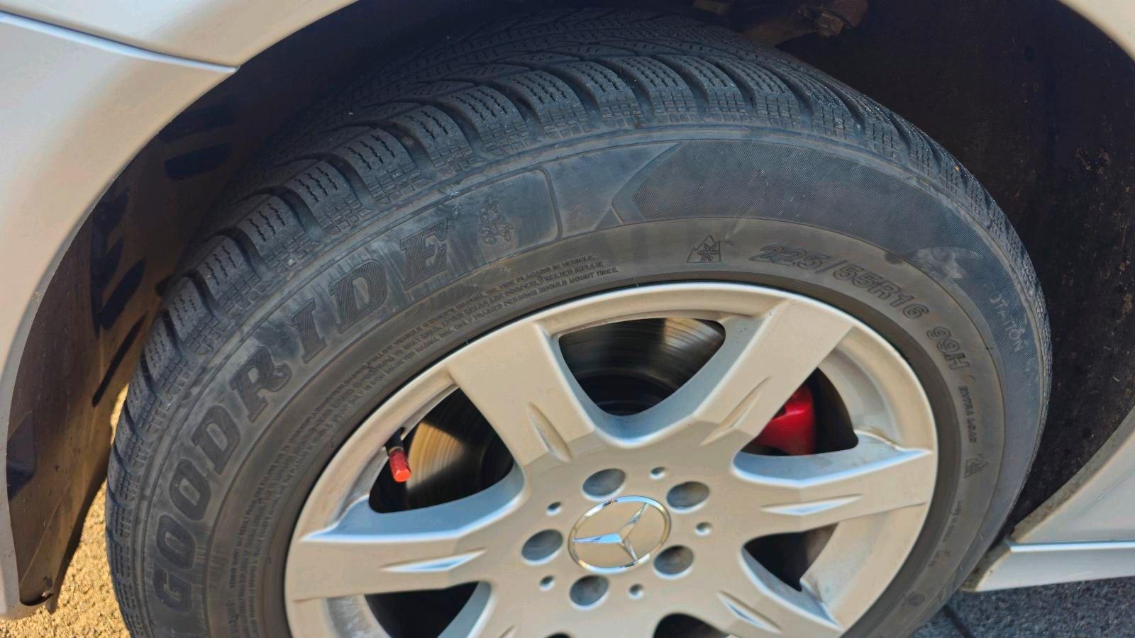 Mercedes-Benz E220 2008 — photo 11