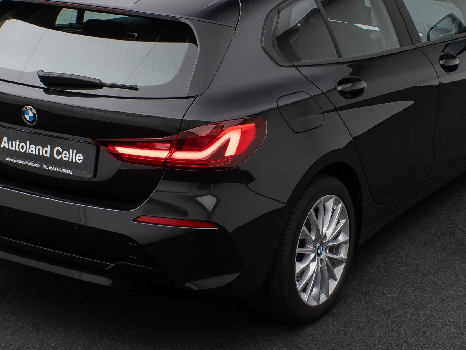 Fahrzeugabbildung BMW 118i PDC DAB CockPitPro AHKFernlichtassistent