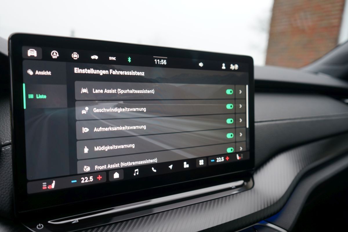 Fahrzeugabbildung SKODA Octavia Combi 1.5 TSI mHEV Sportline Exklusive