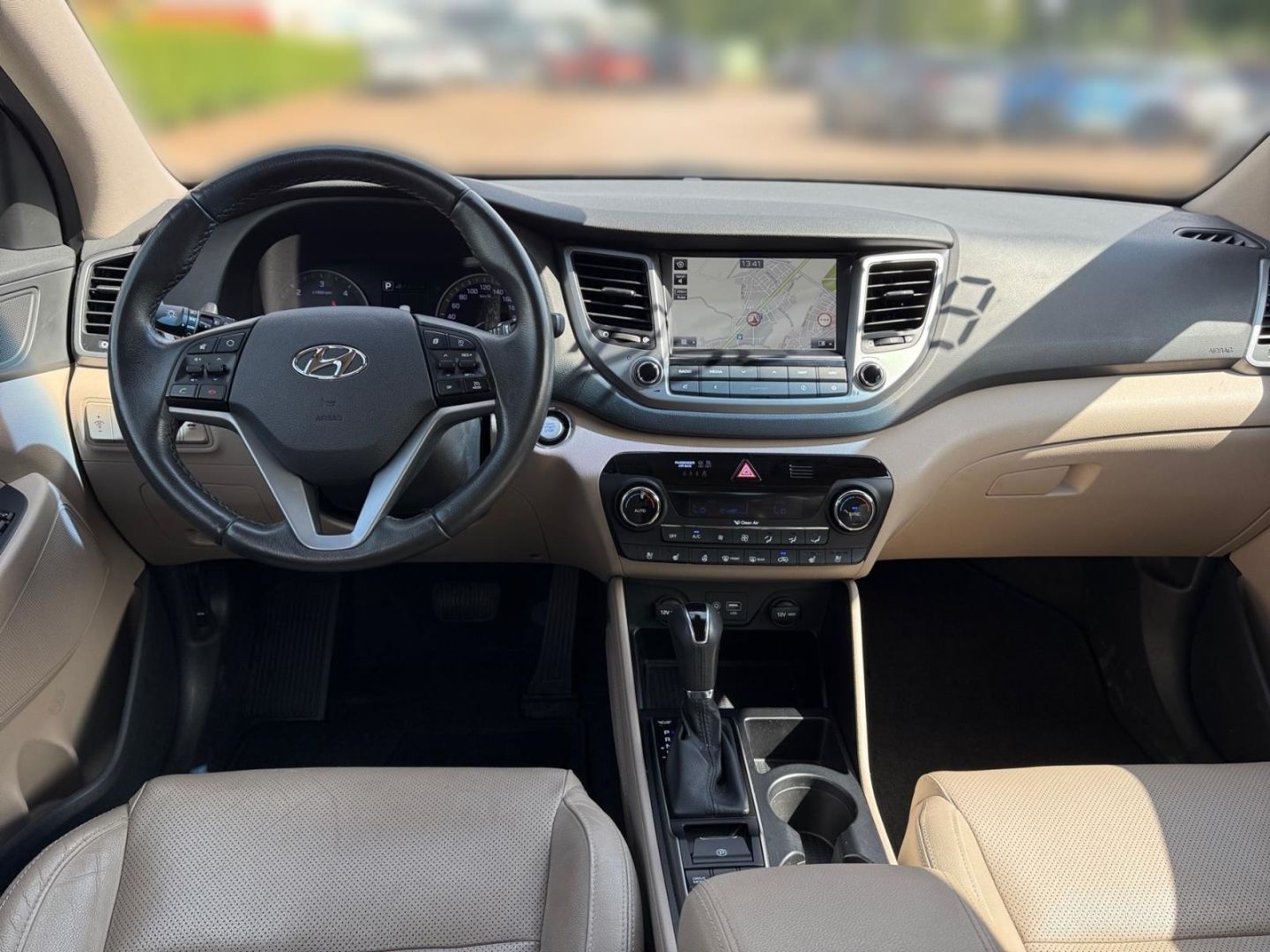 Fahrzeugabbildung Hyundai Tucson 1.7 CRDi Premium Leder-Paket Anhängerkupp