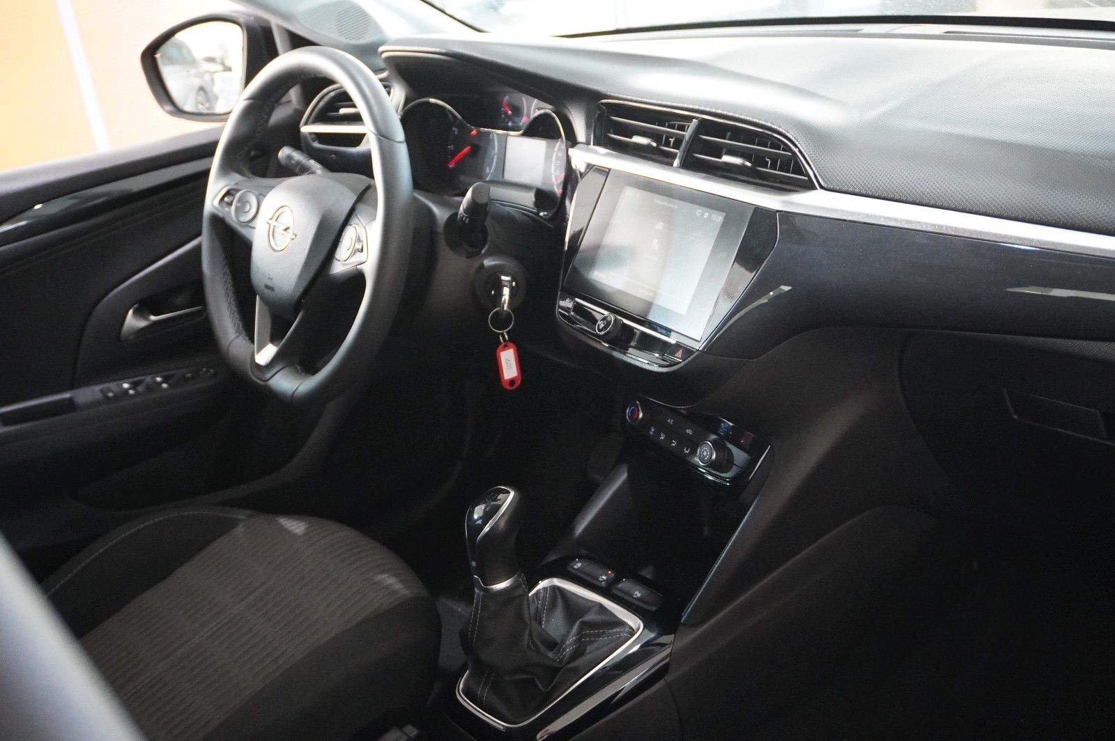 Fahrzeugabbildung Opel Corsa F 1.2 ELEGANCE NAVI/LED/KAMERA/SPORT/DAB+
