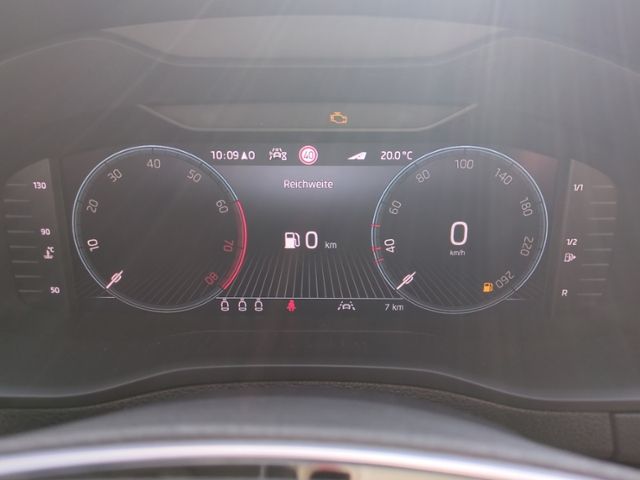 Fahrzeugabbildung SKODA Karoq 1.0 TSI Selection NAVI AHK RFK