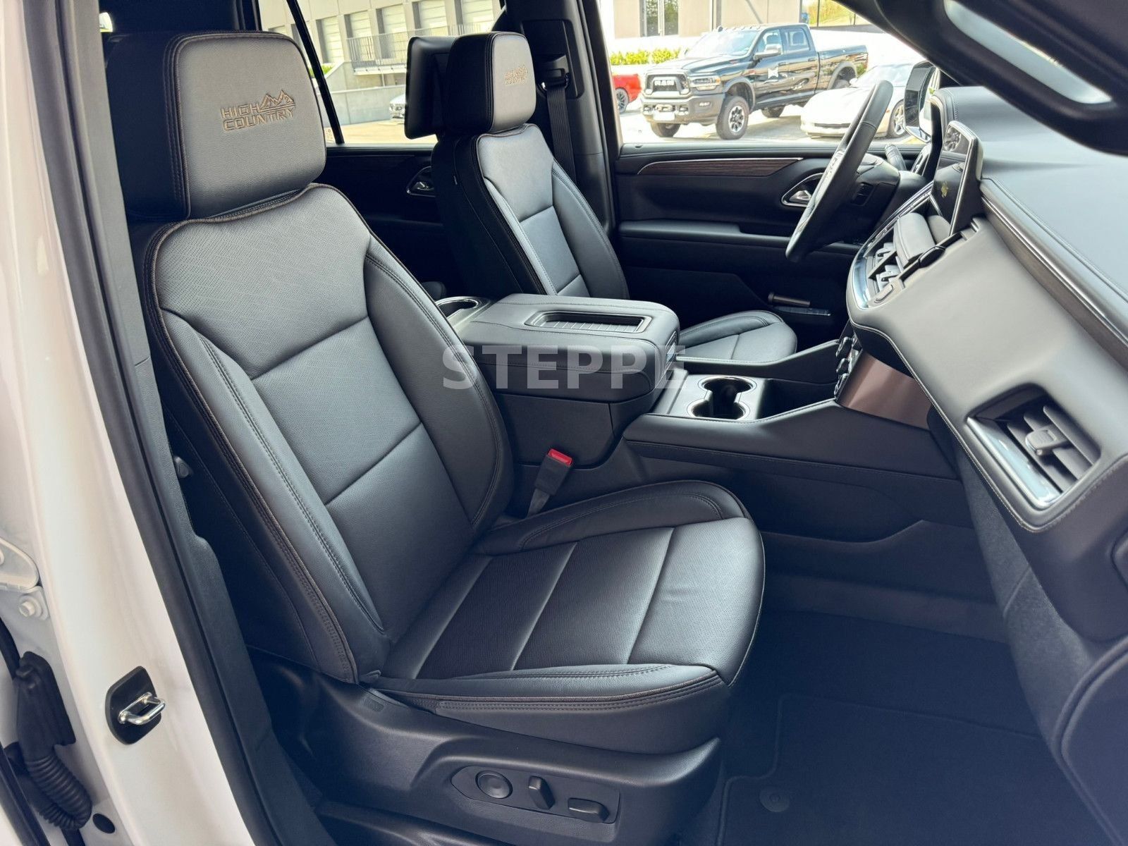 Chevrolet Tahoe 6,2 LPG  High Country AHK  22Alu