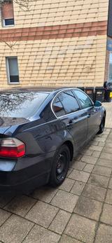 BMW Bmw e90 325i Automatik TÜV  06/27 - BMW 325 in Bochum