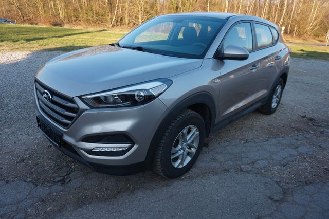 Hyundai Tucson blue Classic 2WD