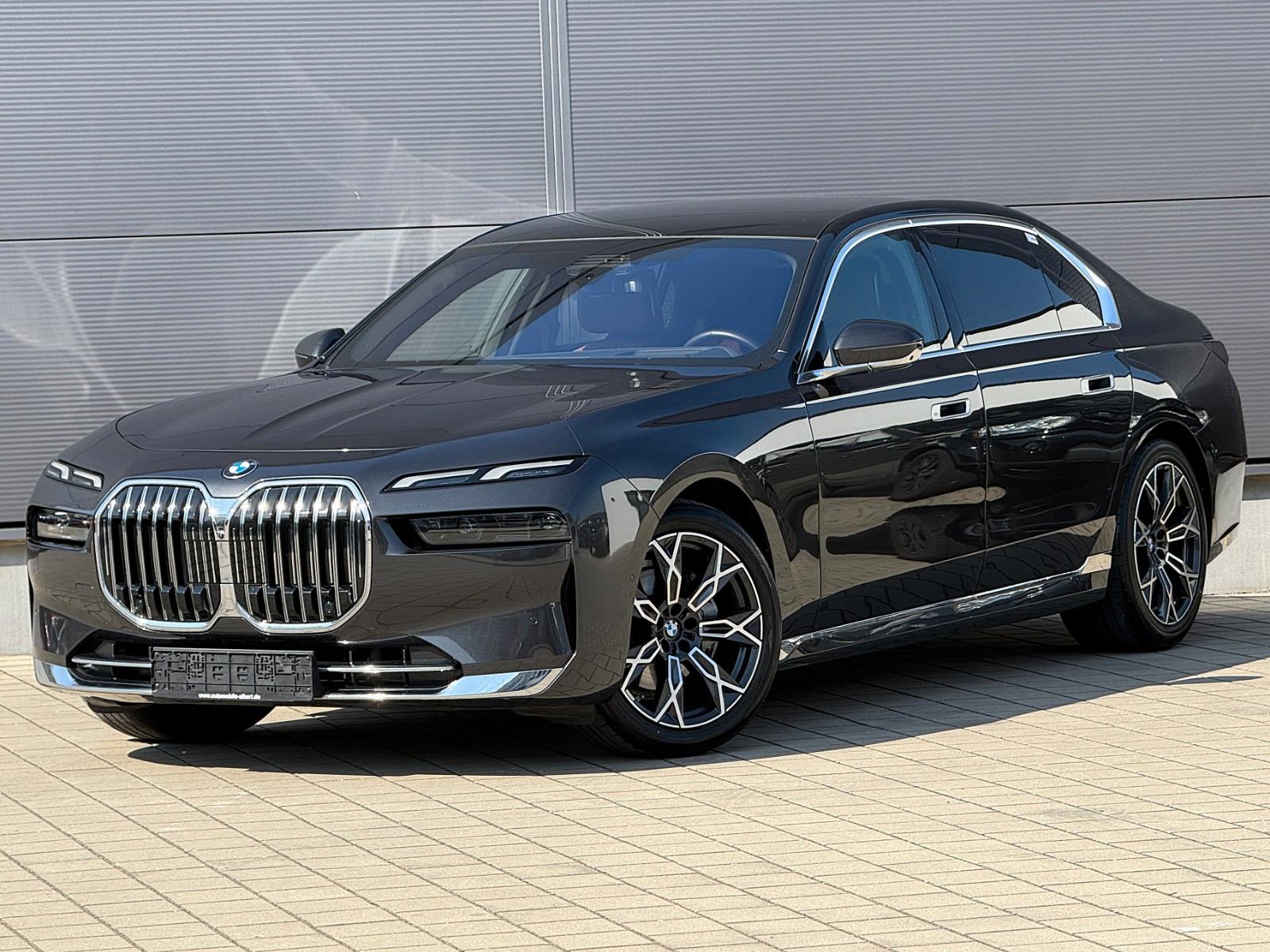 BMW 740d xDrive*Lounge Seating*TV*Pano Sky Lounge°
