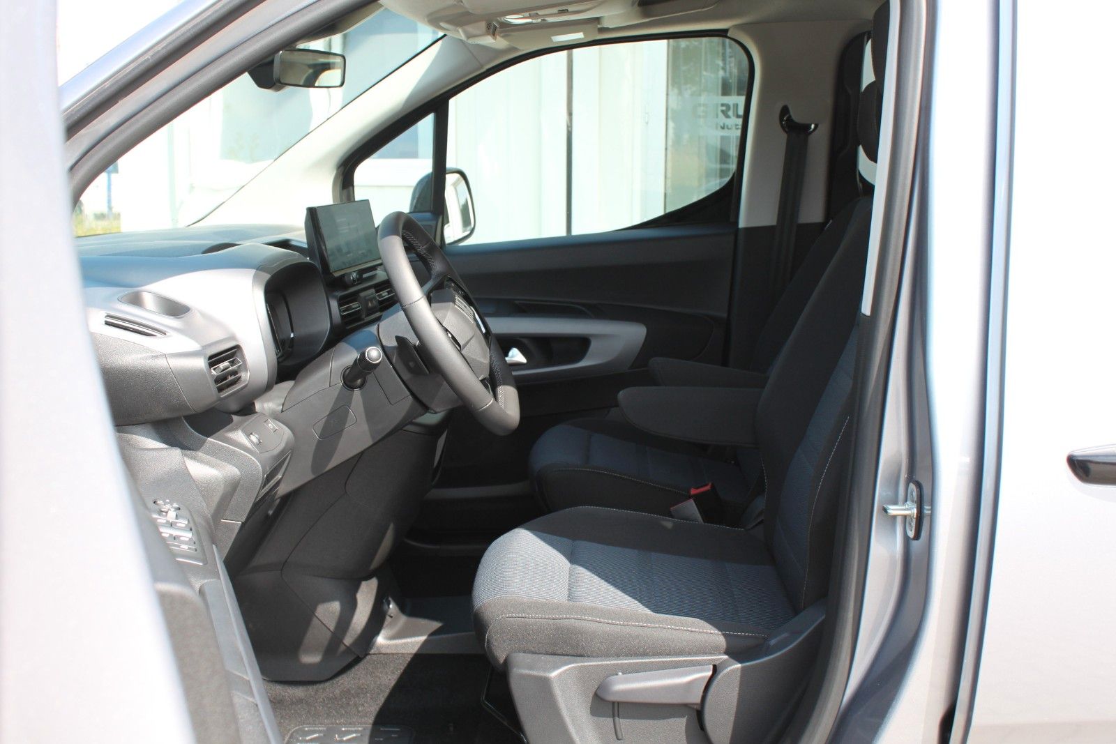 Fahrzeugabbildung Fiat Doblò Kombi 130PS Automatik 2x Schiebetür