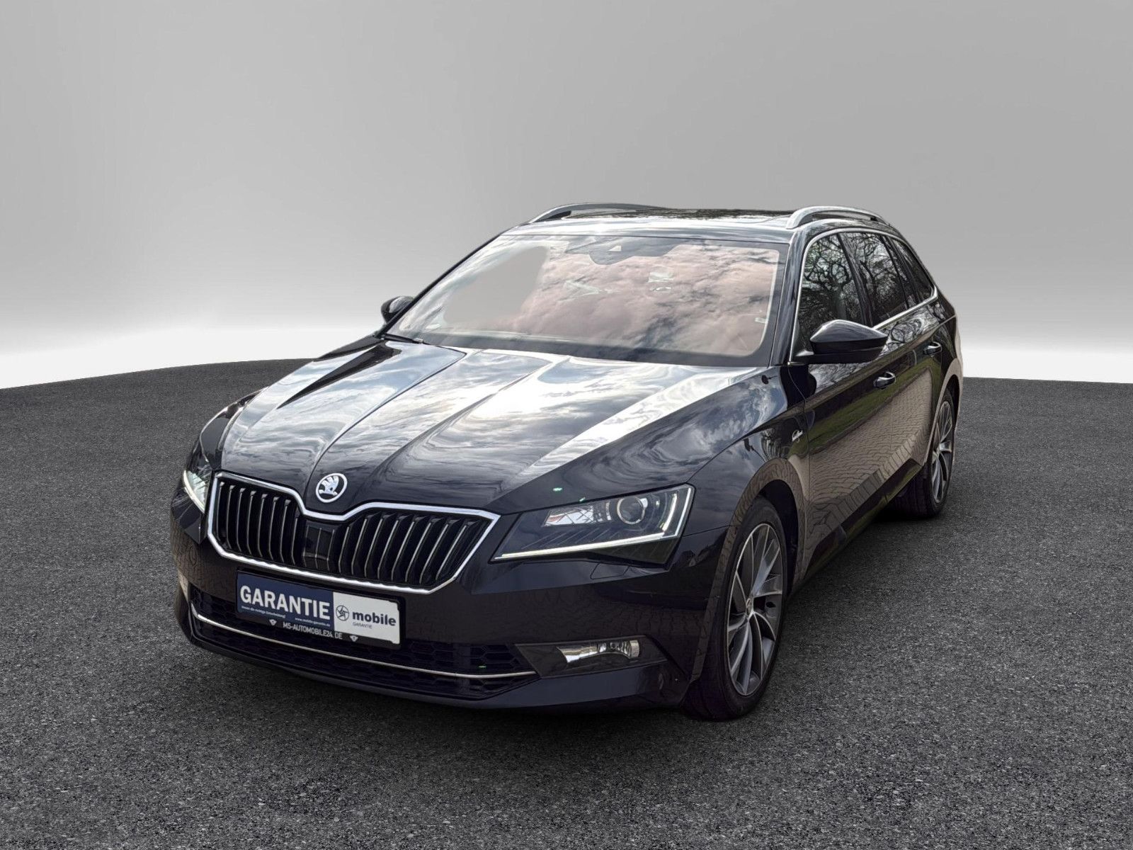 Fahrzeugabbildung SKODA Superb Combi L&K 4x4/ unfallfrei
