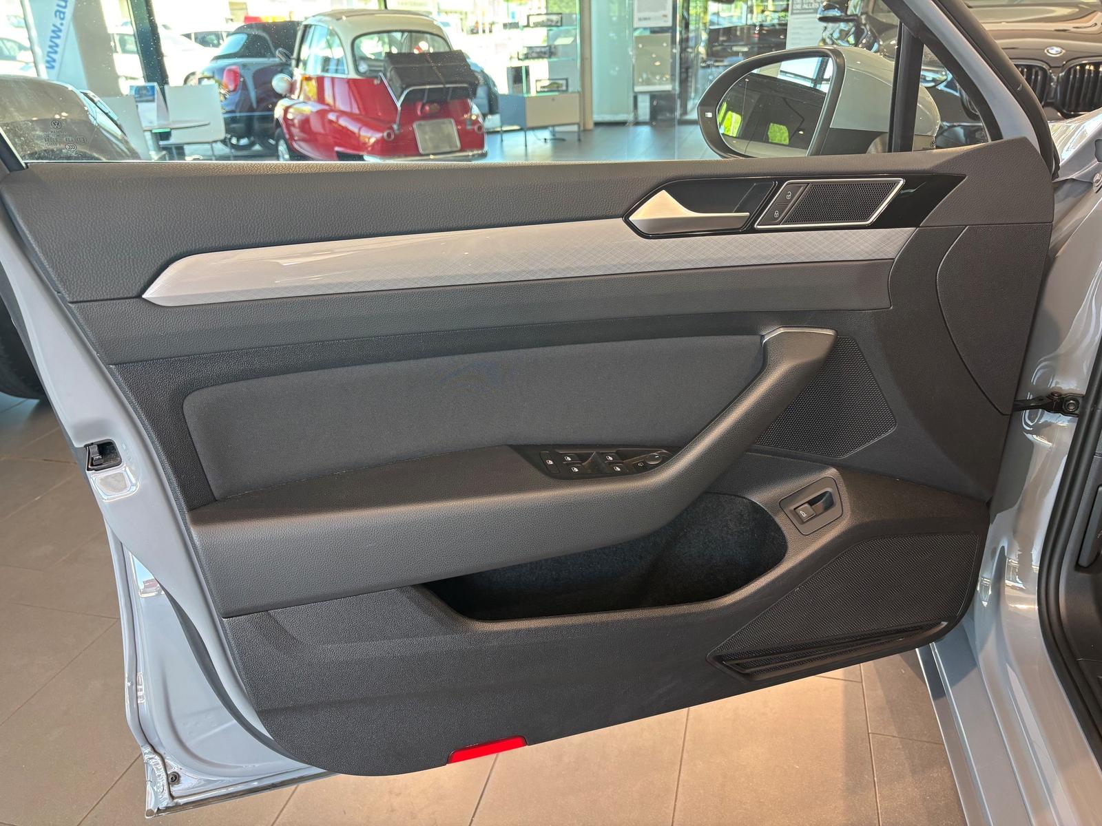 Volkswagen Passat Business DAB RFK Parkassistent, миниатюра 11