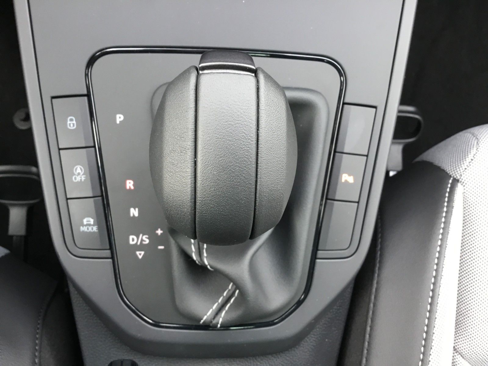 Fahrzeugabbildung SEAT Ibiza 1.5 TSI FR DSG+LED+Navi+ACC+17"+Full Link