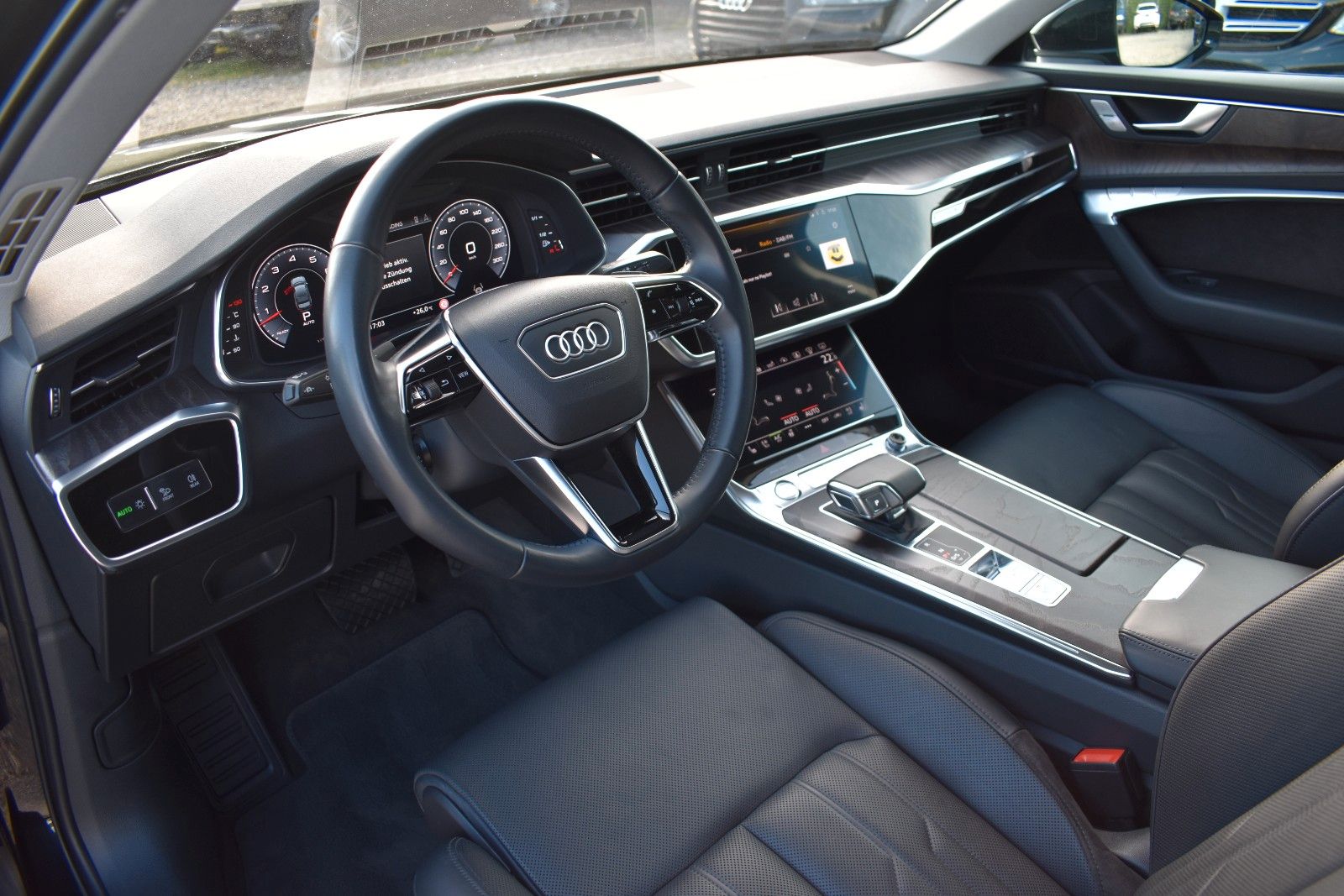Fahrzeugabbildung Audi A6 55 TFSI quattro sport HUD Pano Standh. Nachts