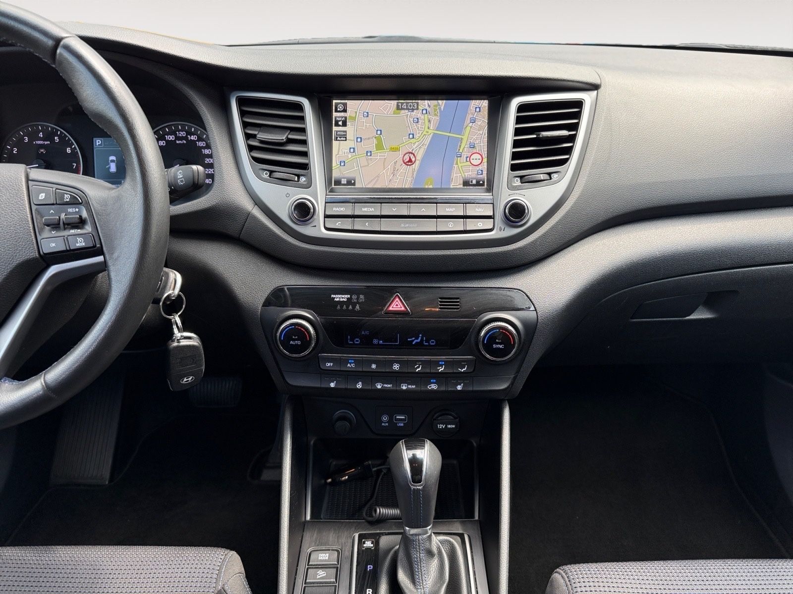 Fahrzeugabbildung Hyundai Tucson Advantage*LED*AHK*R-Kamera*Navi*Garantie