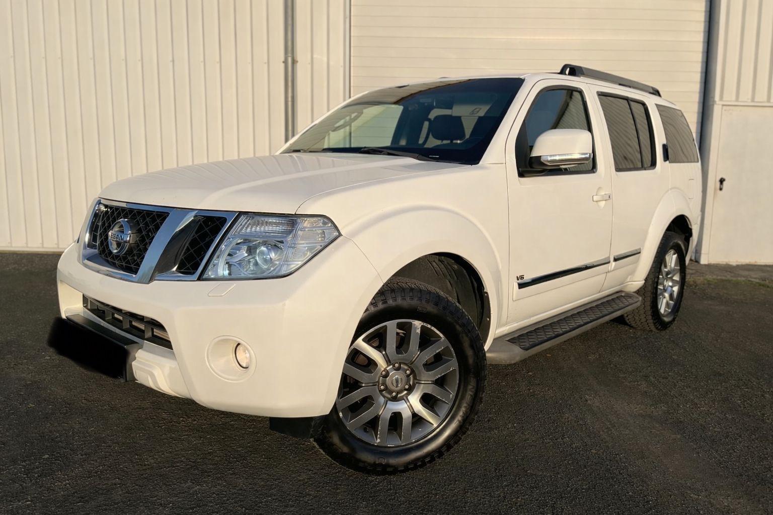 Nissan Pathfinder 3.0 dCi LE *7 Sitzer*