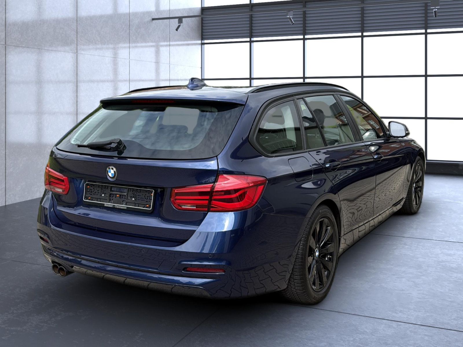 Fahrzeugabbildung BMW 320 i Touring / AHK / unfallfrei