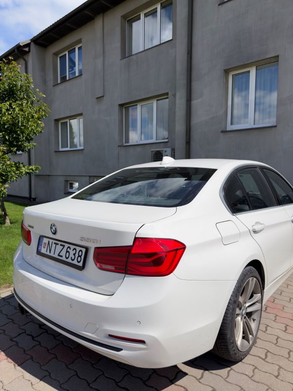 Image of BMW 330