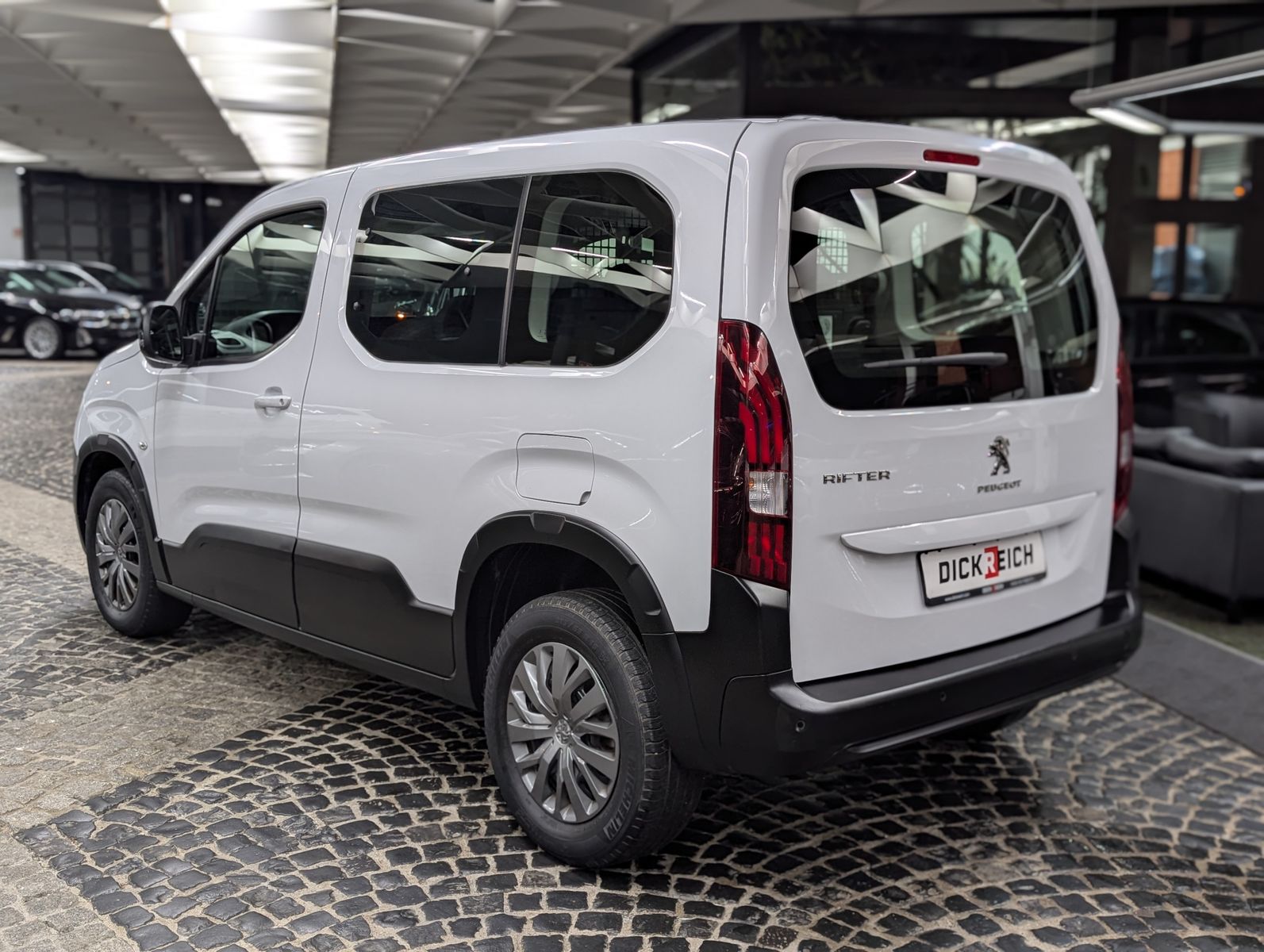 Fahrzeugabbildung Peugeot Rifter L1 Active BlueHDI TEMP PDC KLIMA BLUETOOT