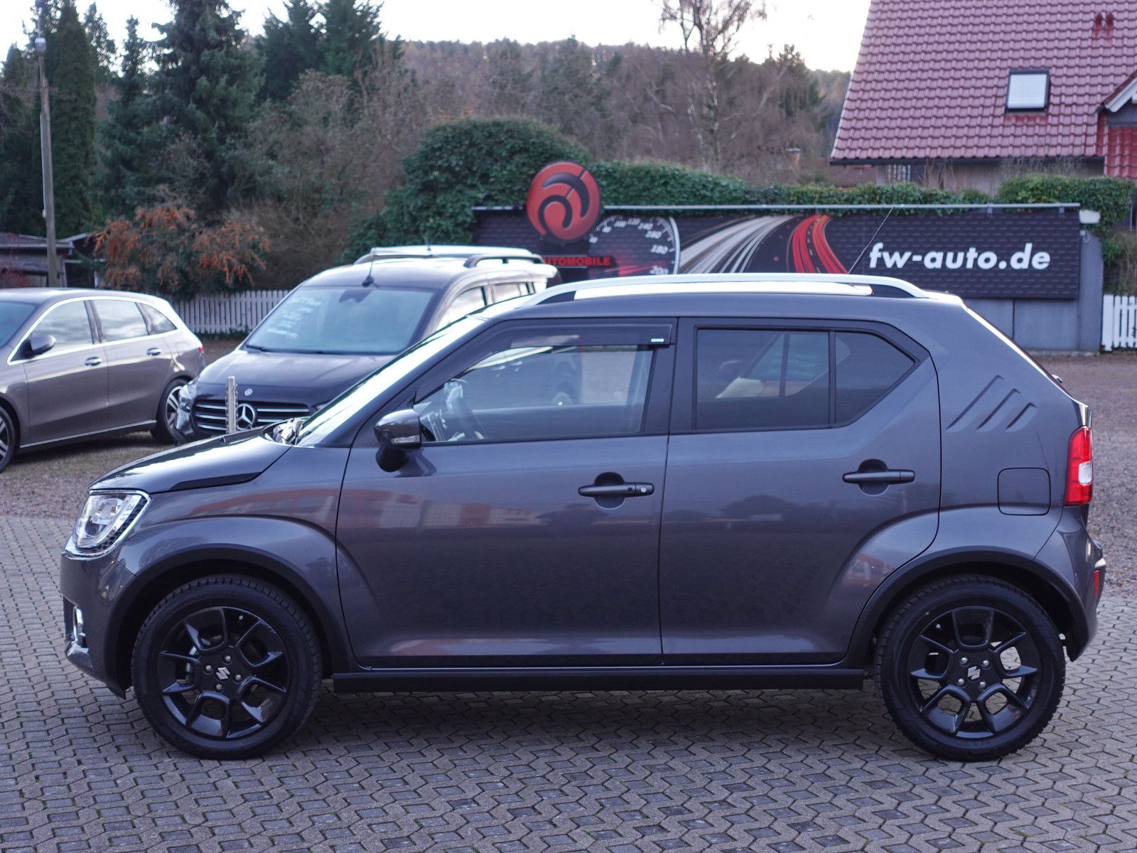 Fahrzeugabbildung Suzuki Ignis 1.2 DUALJET Comfort+ I. Hd RFK Navi App