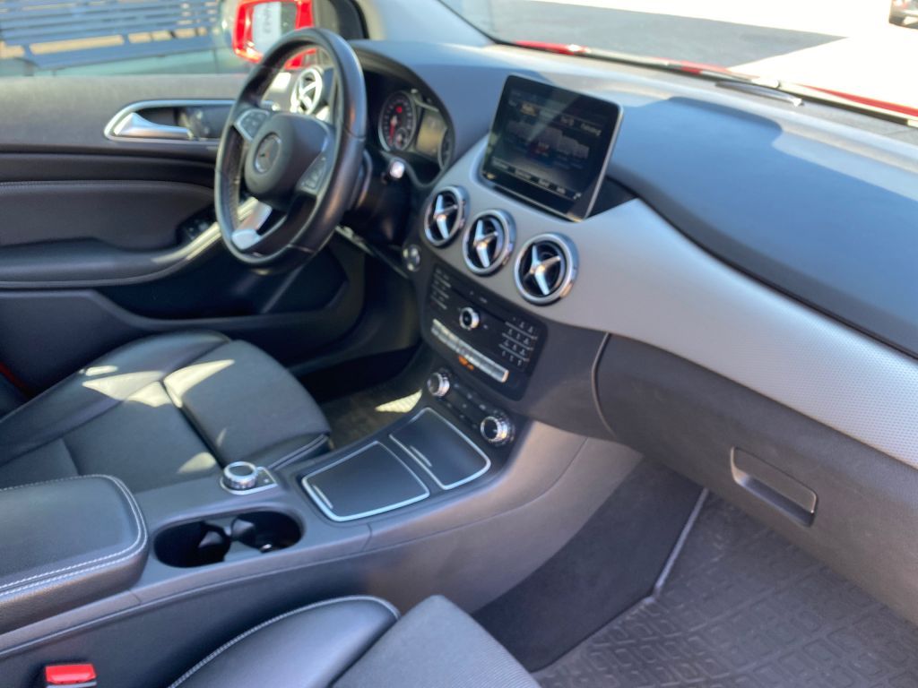 Fahrzeugabbildung Mercedes-Benz B 180 7G-DCT Urban *Navi*Sitzheizung*Automatik*