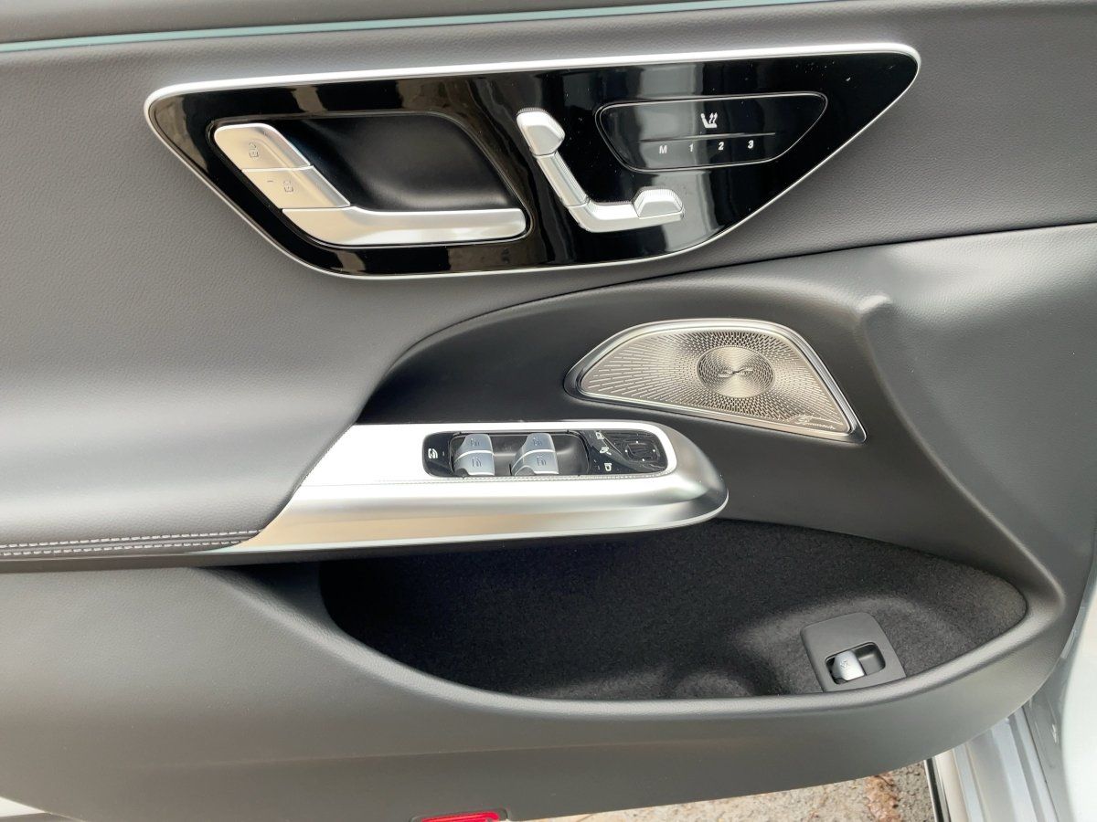 Fahrzeugabbildung Mercedes-Benz E 220 d 4M T-Modell AMG/Night/360°/Dig.-Light/AH