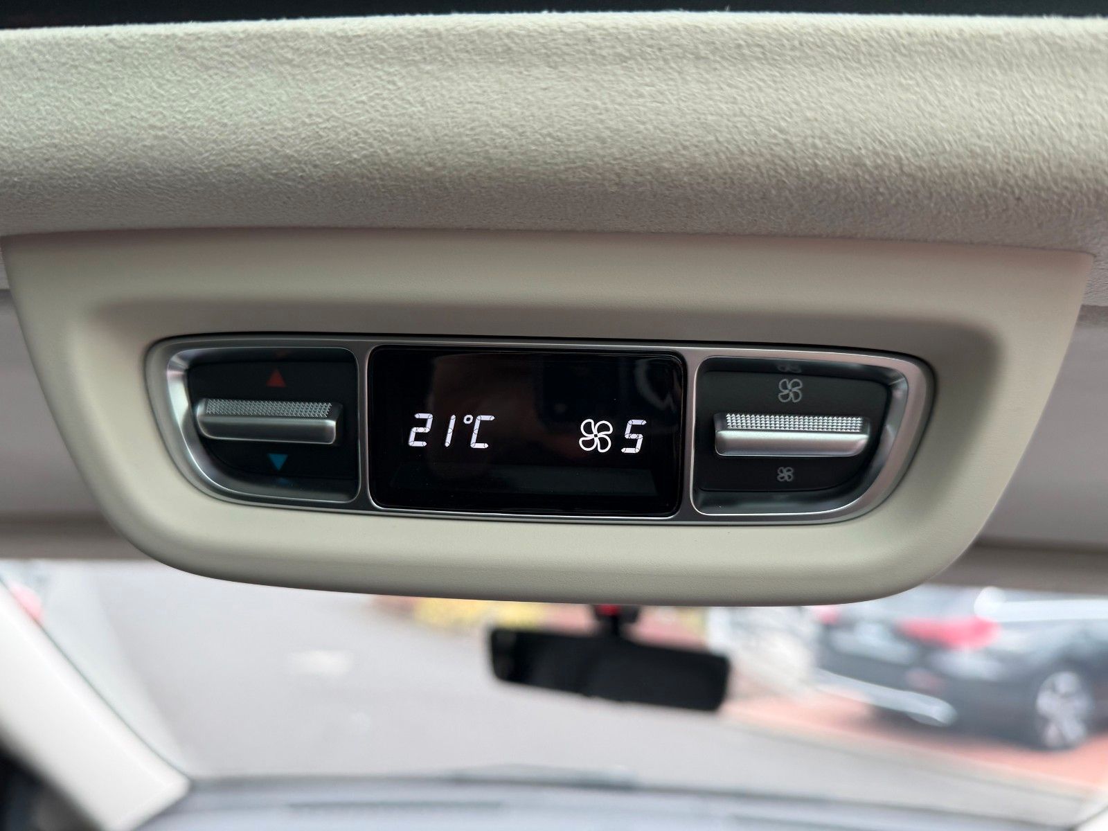 Fahrzeugabbildung Mercedes-Benz V 300 d 4MATIC EXCLUSIVE Luxus-Sitze AHK2,5to