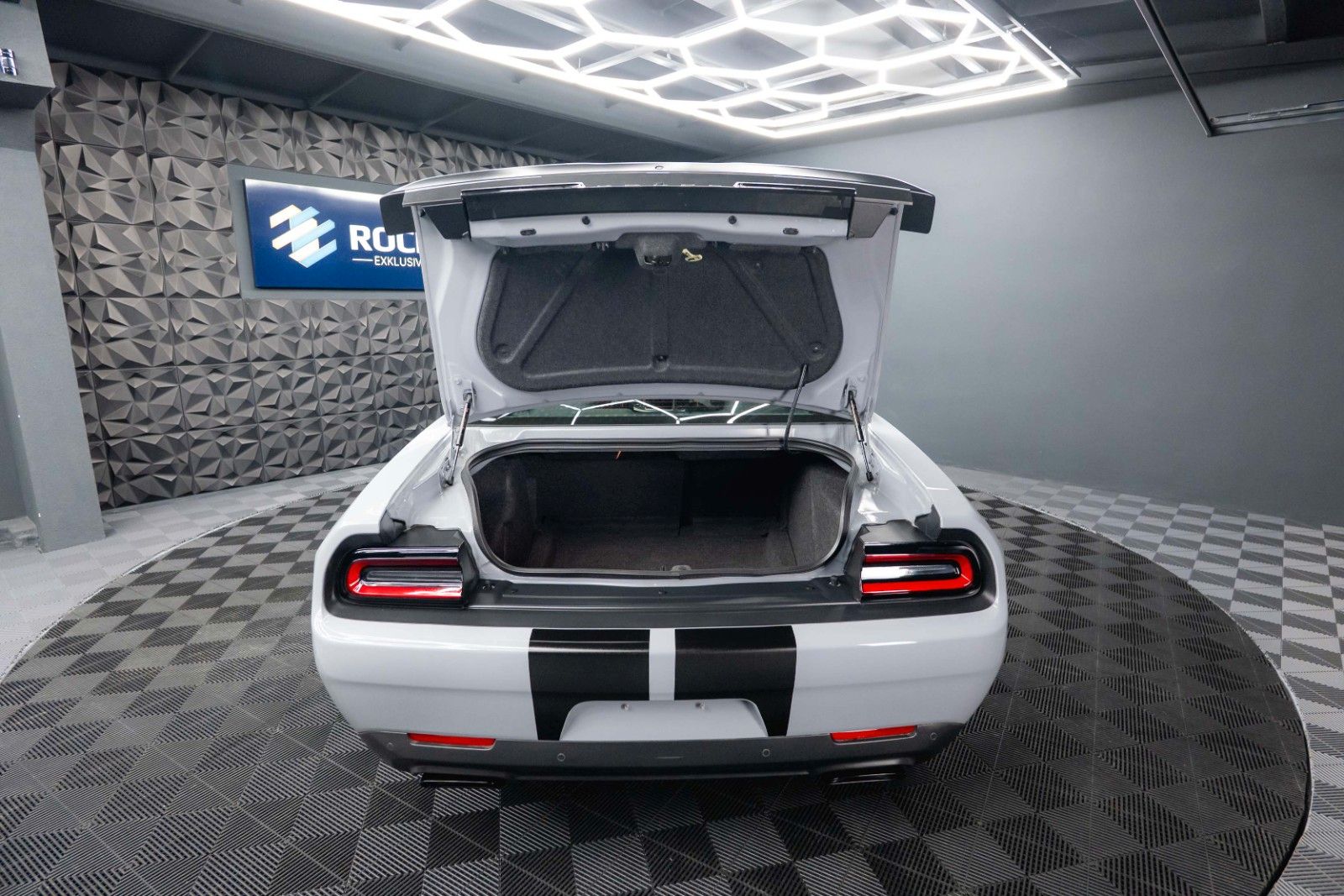 Fahrzeugabbildung Dodge Challenger 5.7 V8 R/T SRT Performance 6-Gang 19%