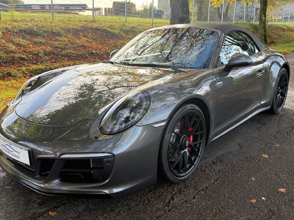 PORSCHE 911 2018