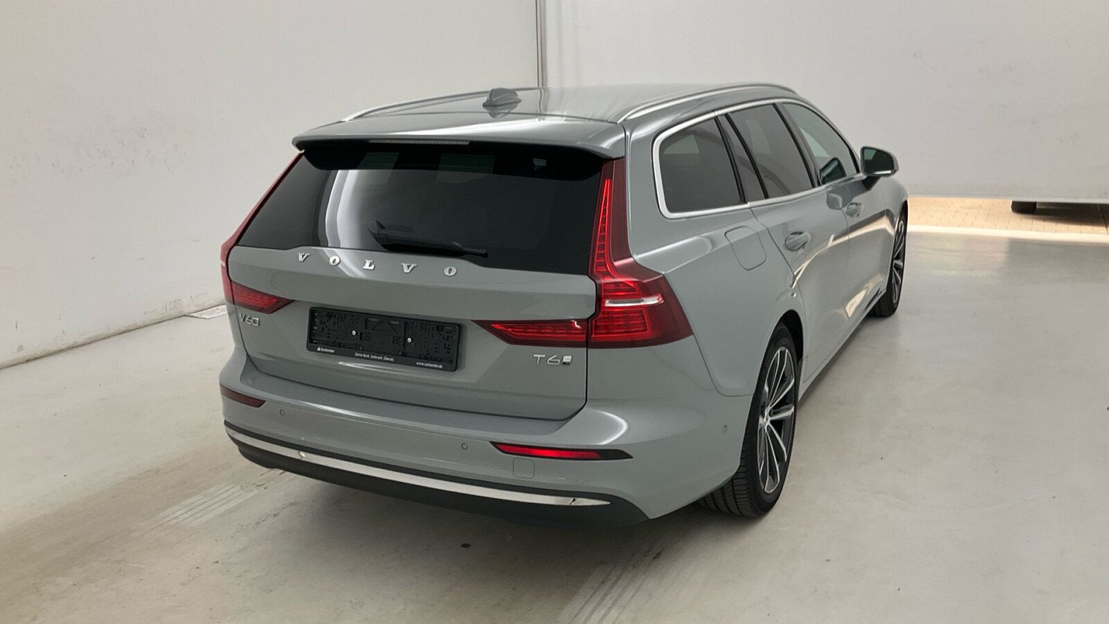Volvo V60 T6 PHEV AWD Core 360° STDHZG AHK imagem 3