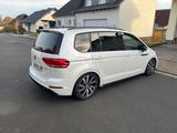 Volkswagen Touran 2.0 TDI SCR 140kW DSG R-line Highline - VW Touran von privat