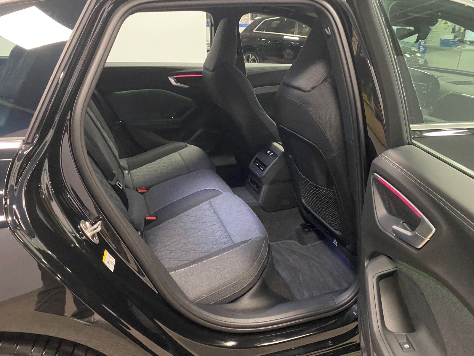 Fahrzeugabbildung Audi A5 B10 TFSI S tronic S-Line Avant+NAVI+19"+ACC+