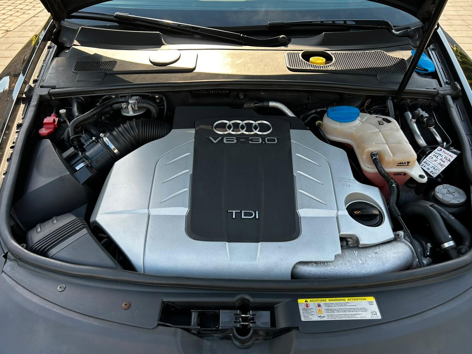 Audi Quattro 2011 — photo 25