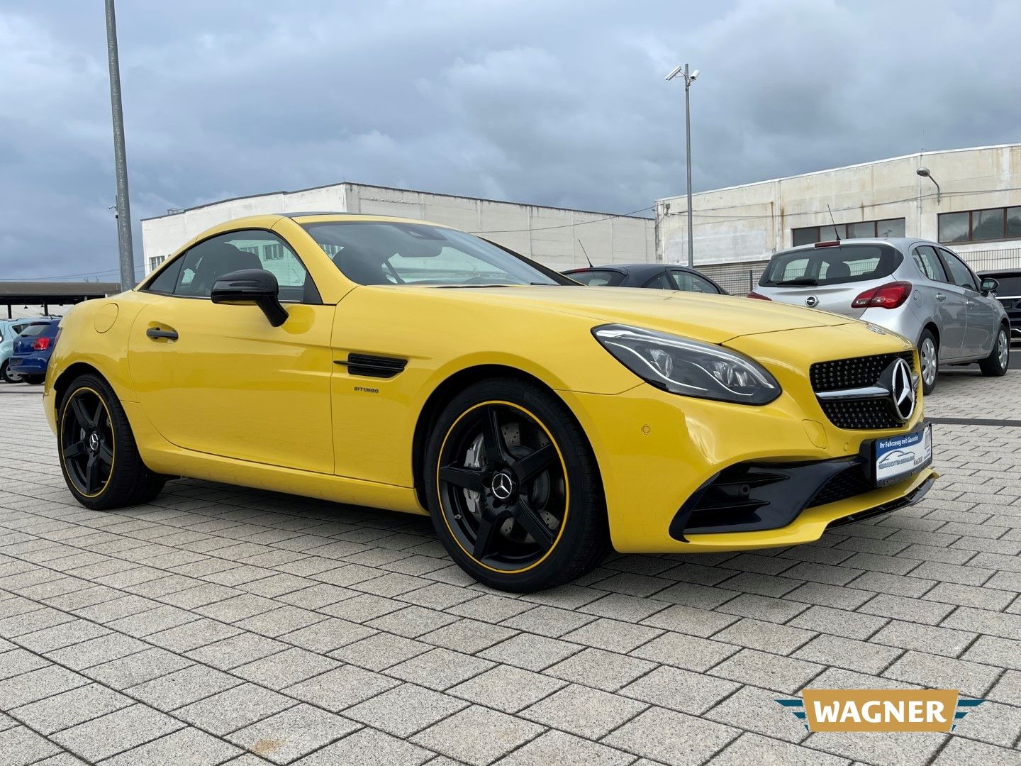 Fahrzeugabbildung Mercedes-Benz SLC 43 AMG FinalEdition  Harman Kardon Sportsitz