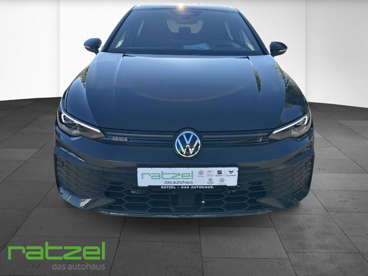 Fahrzeugabbildung Volkswagen Golf GTI Business Paket+Black Style+IQ.Light+AHK