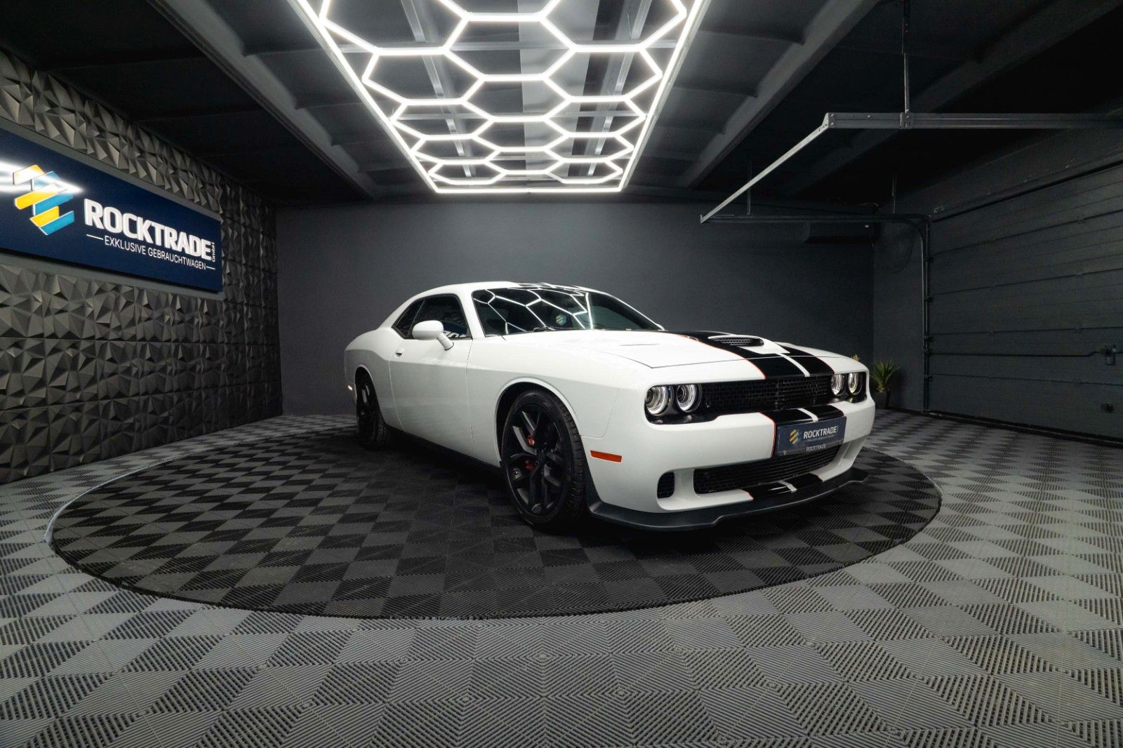 Fahrzeugabbildung Dodge Challenger 6.4 V8 SRT 392 R/T SCAT PACK LineLock