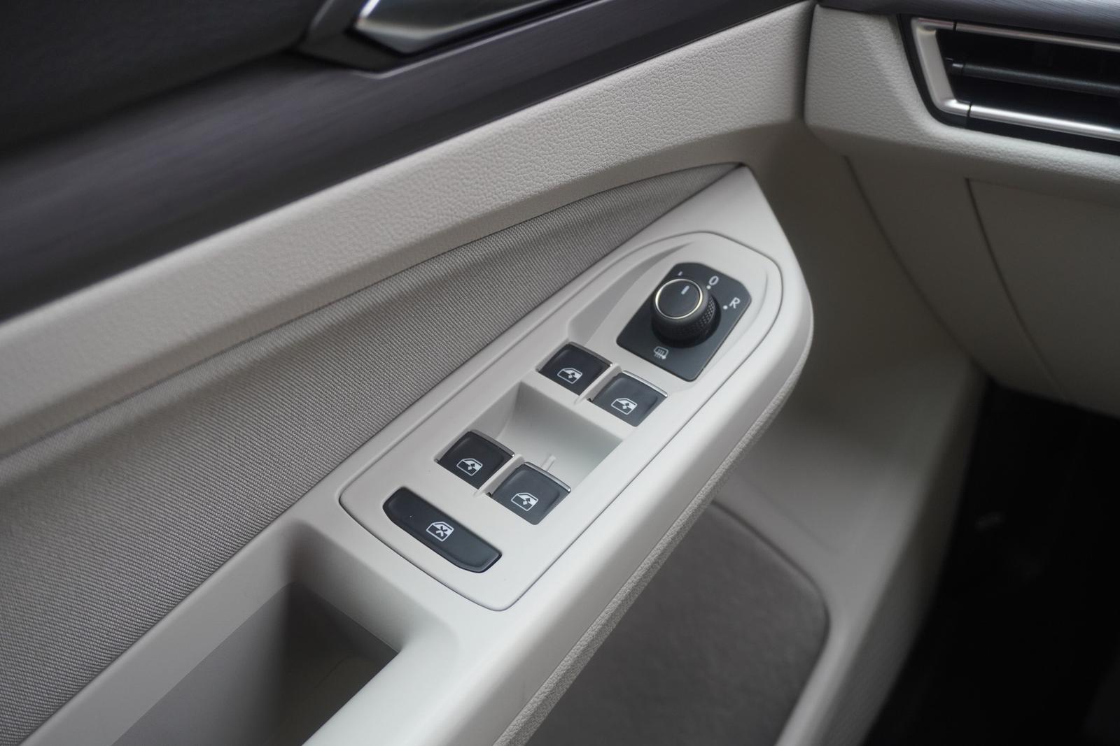 Volkswagen Golf VIII Style eTSI DSG LED Navi ACC Alcantara, миниатюра 18