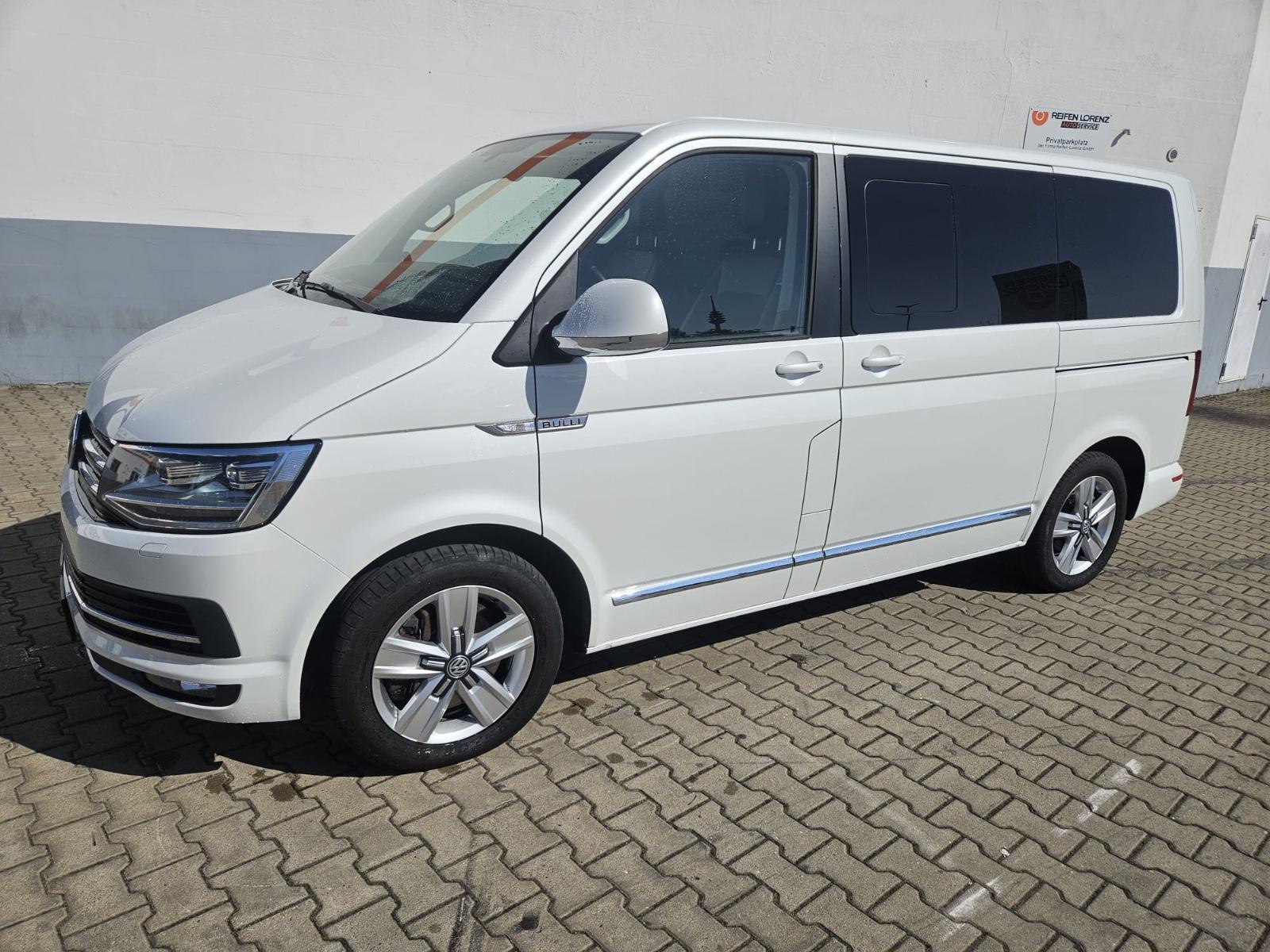 Volkswagen T6 Transporter Bus Multivan 70 Jahre Bulli 4Moti
